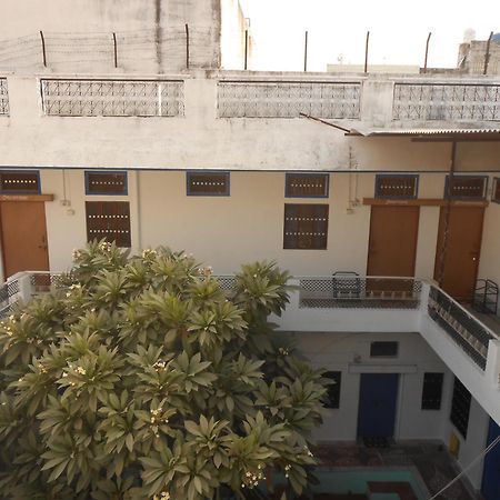 Shiva Guest House بوشكار الغرفة الصورة