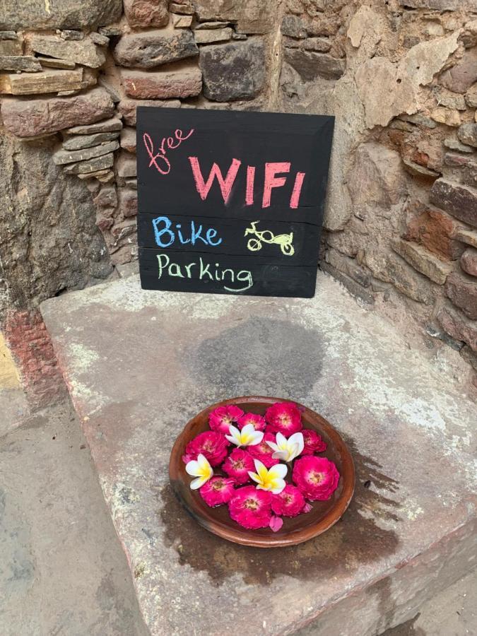 Shiva Guest House بوشكار المظهر الخارجي الصورة