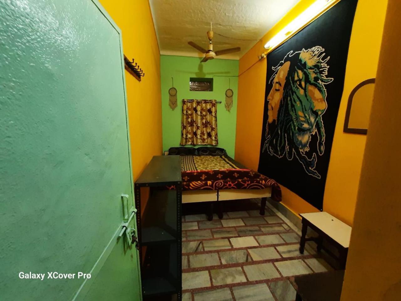 Shiva Guest House بوشكار الغرفة الصورة