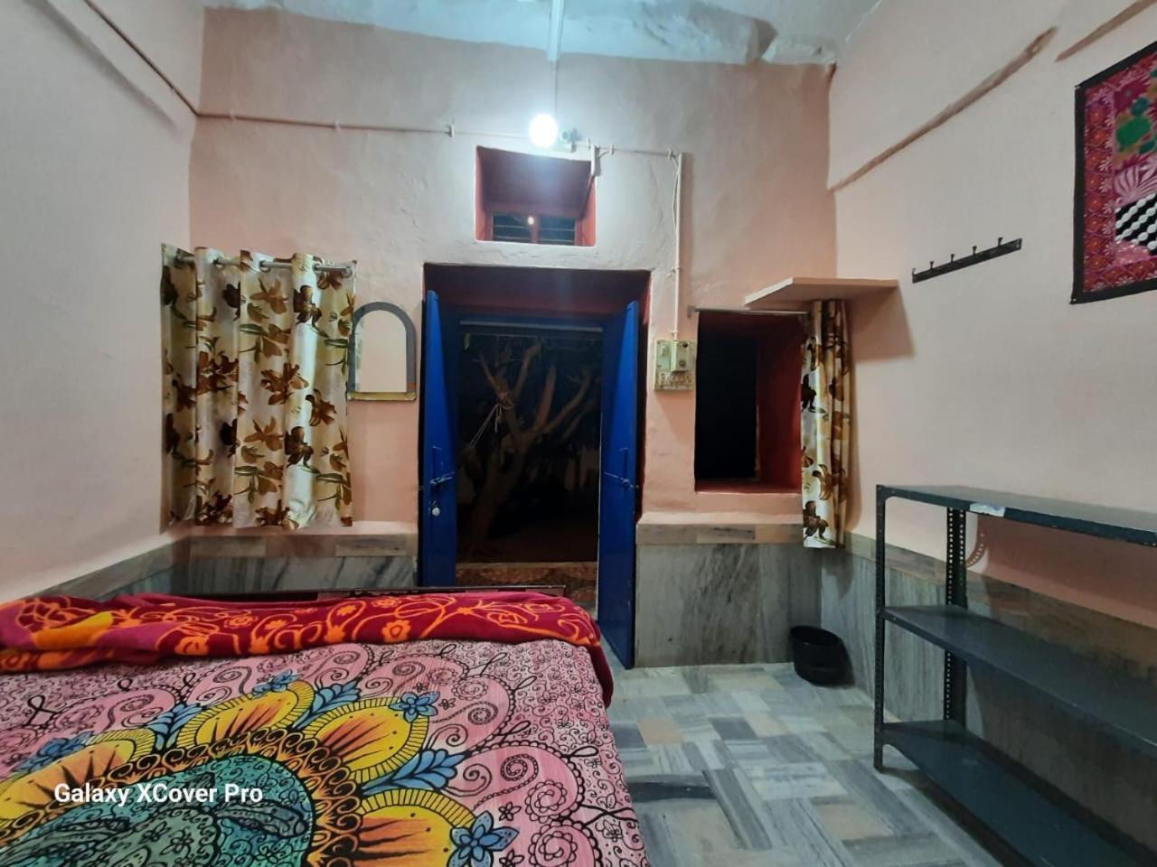 Shiva Guest House بوشكار الغرفة الصورة